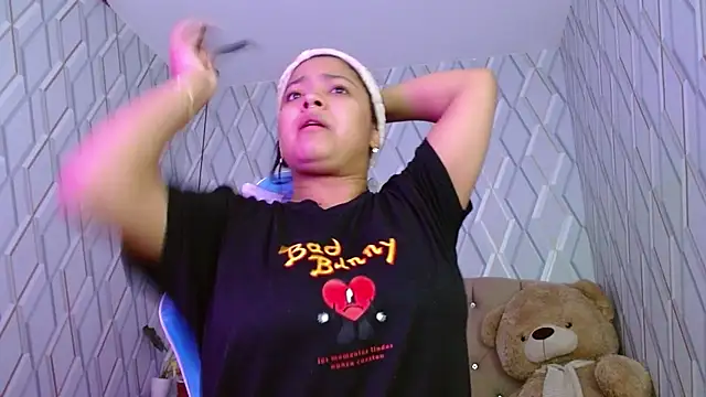 NicolleTaylor online show from February 2025 03:50:01 AM