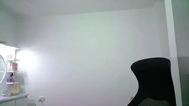 Snapshot of aineangeel chatting on November 2025 12:32:01 AM aineangeel online show from November 2025 12:32:01 AM