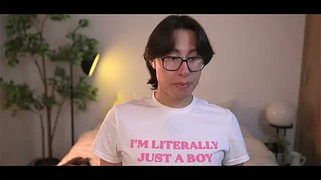 SrLuis18 online show from November 2025 04:23:02 AM