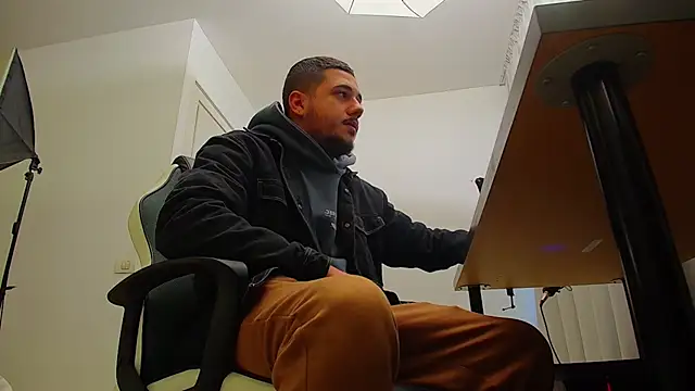 JoshKnights online show from October 2025 04:42:01 AM