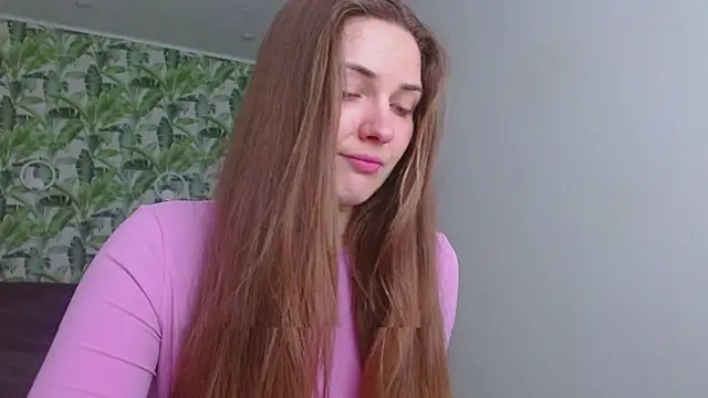 Snapshot of Olivia_shine chatting on April 2026 04:12:01 AM Olivia shine online show from April 2026 04:12:01 AM