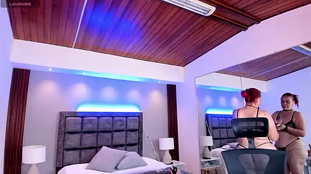 victoria mooree online show from February 2026 05:08:01 PM