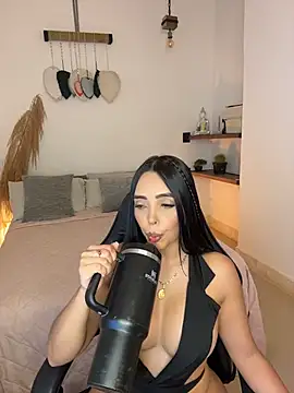 annyfosterr online show from May 2026 07:52:01 PM
