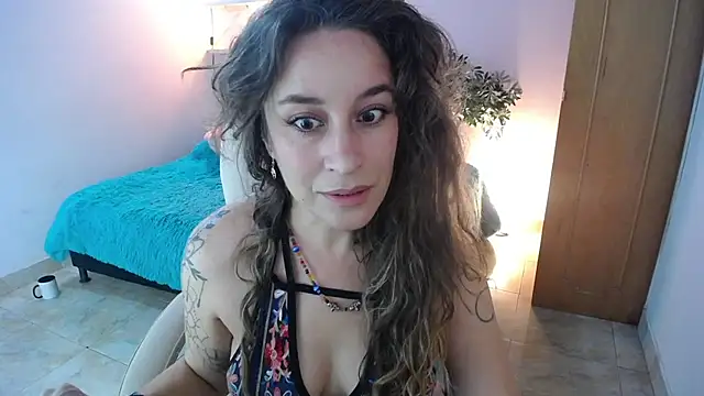Paula Paz online show from September 2025 03:14:01 PM