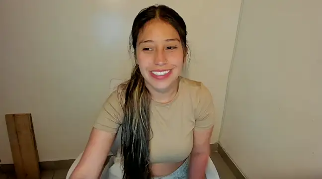 kiaraowen online show from March 2025 10:26:01 PM
