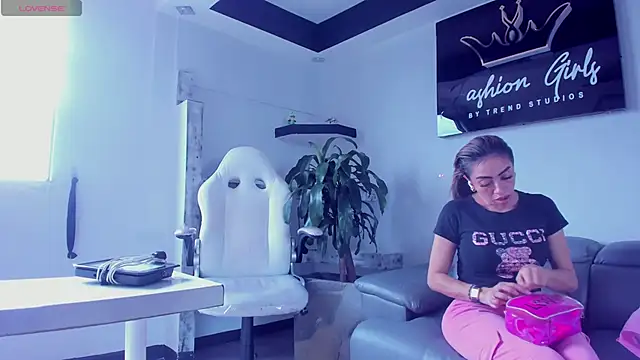 AnaRuiz online show from March 2025 09:27:01 PM