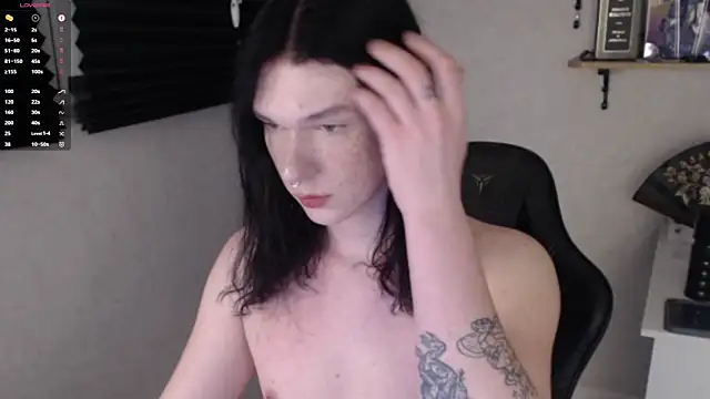 carthylovvve online show from January 2025 04:30:01 PM