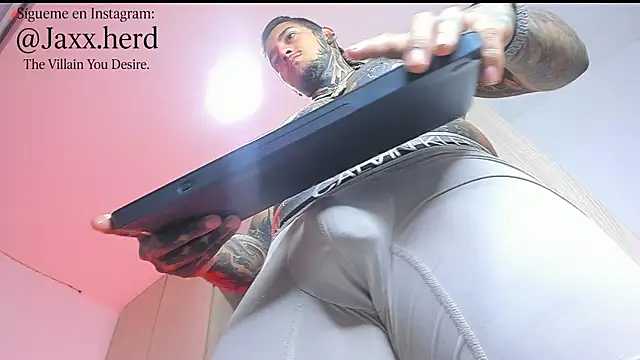 Snapshot of JAXXXONHERD chatting on November 2025 11:43:01 AM JAXXXONHERD online show from November 2025 11:43:01 AM