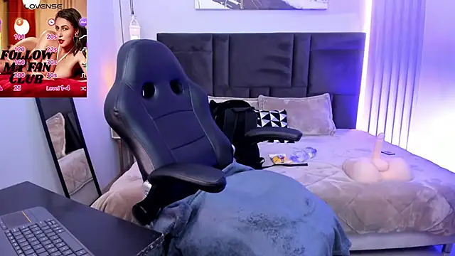 Tisha  lau online show from November 2025 01:33:02 PM