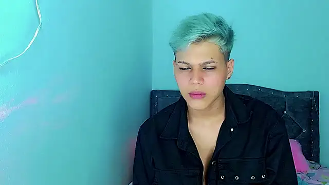 Liamscott  online show from January 2025 05:05:02 AM