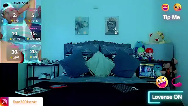 Liamscott  online show from November 2025 07:15:01 PM