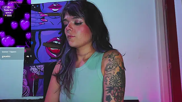 Snapshot of purple_em69 chatting on December 2024 12:01:02 AM purple em69 online show from December 2024 12:01:02 AM