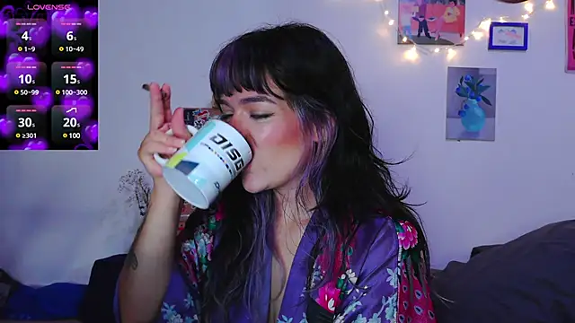 Snapshot of purple_em69 chatting on December 2024 10:45:02 AM purple em69 online show from December 2024 10:45:02 AM