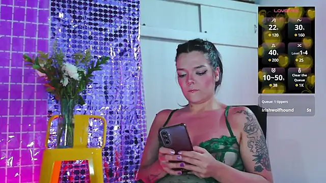 Snapshot of purple_em69 chatting on February 2025 10:53:01 PM purple em69 online show from February 2025 10:53:01 PM