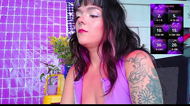 Snapshot of purple_em69 chatting on February 2025 06:20:01 PM purple em69 online show from February 2025 06:20:01 PM