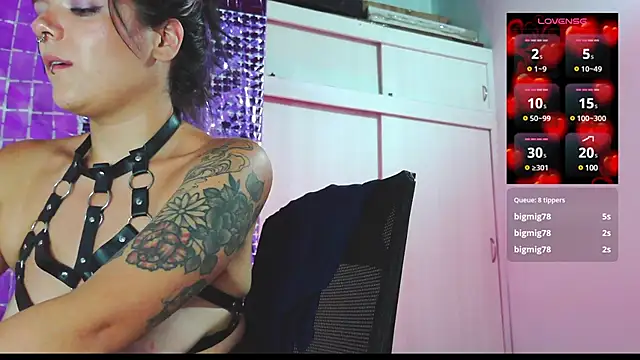 Snapshot of purple_em69 chatting on March 2025 10:59:01 PM purple em69 online show from March 2025 10:59:01 PM