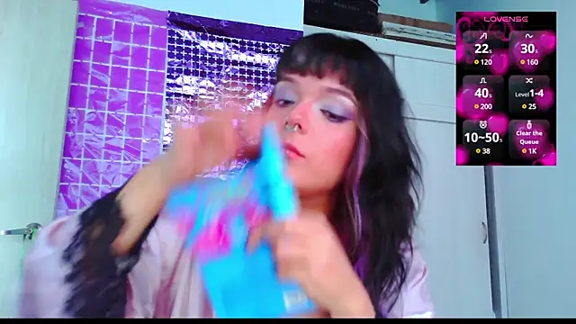 Snapshot of purple_em69 chatting on March 2025 06:11:01 PM purple em69 online show from March 2025 06:11:01 PM