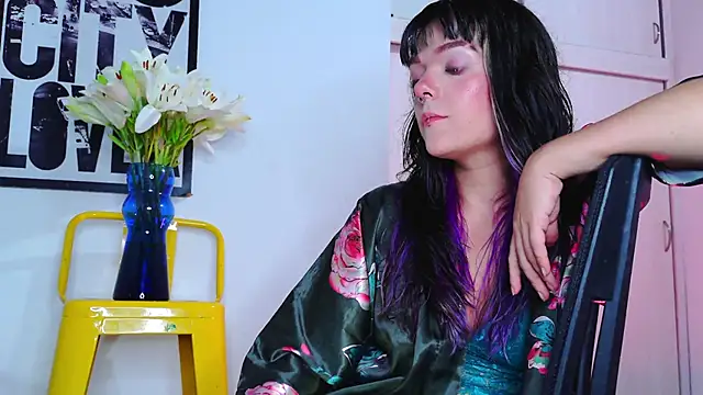 Snapshot of purple_em69 chatting on November 2025 03:49:01 AM purple em69 online show from November 2025 03:49:01 AM