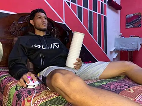 Snapshot of tanned_boy chatting on June 2026 01:12:01 PM tanned boy online show from June 2026 01:12:01 PM