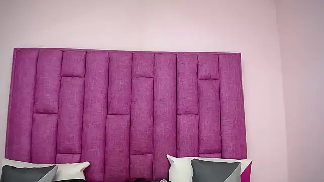 CrushOnMe  online show from October 2025 01:34:01 PM