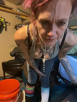 renegade vyxxen online show from February 2025 10:31:01 PM