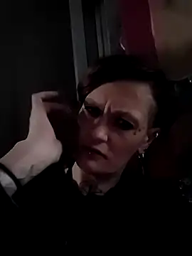 renegade vyxxen online show from November 2025 01:28:01 AM