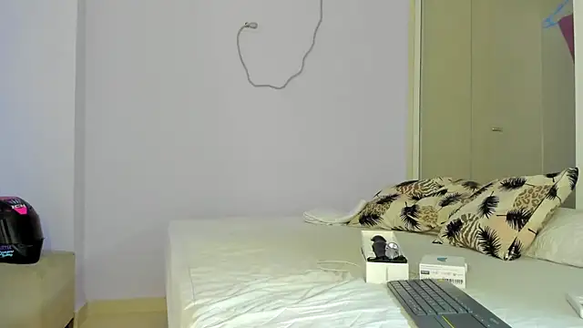 Mari Mendoza online show from December 2024 09:04:02 PM