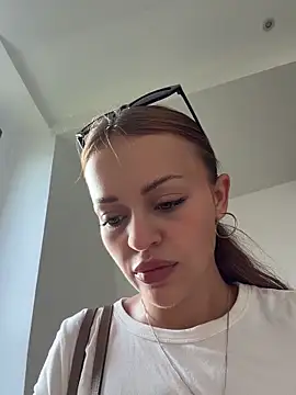 Snapshot of AngelinaTeller chatting on February 2026 12:31:01 AM AngelinaTeller online show from February 2026 12:31:01 AM