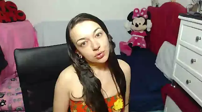 Snapshot of Angela_18honey chatting on December 2024 09:44:01 AM Angela 18honey online show from December 2024 09:44:01 AM