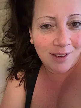 Snapshot of xsexycurvymilf chatting on March 2025 06:44:01 AM xsexycurvymilf online show from March 2025 06:44:01 AM