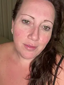 Snapshot of xsexycurvymilf chatting on March 2025 06:42:01 PM xsexycurvymilf online show from March 2025 06:42:01 PM