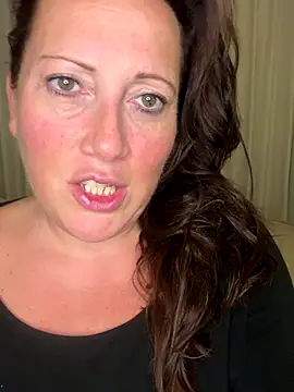 Snapshot of xsexycurvymilf chatting on October 2025 06:26:01 PM xsexycurvymilf online show from October 2025 06:26:01 PM