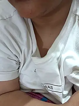 Snapshot of _Redwine_ chatting on March 2025 01:35:02 PM Redwine online show from March 2025 01:35:02 PM