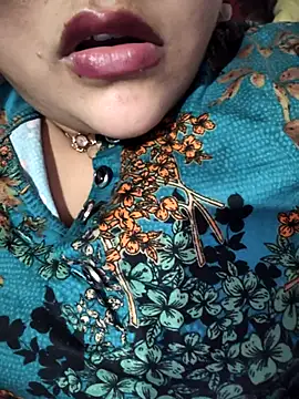 Snapshot of _Redwine_ chatting on March 2025 05:46:01 PM Redwine online show from March 2025 05:46:01 PM