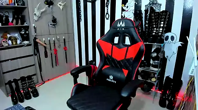 daven56 online show from December 2024 01:17:02 PM