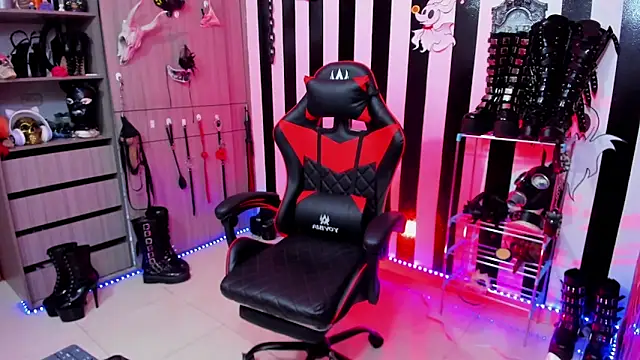 daven56 online show from February 2025 01:19:02 PM