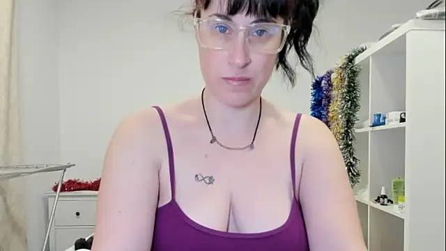 emmita69  online show from December 2025 04:17:01 AM