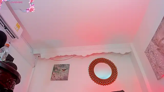 Snapshot of Karoline_Marin chatting on December 2024 02:01:01 PM Karoline Marin online show from December 2024 02:01:01 PM