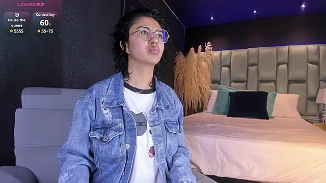 Amareto  online show from March 2025 11:36:02 AM