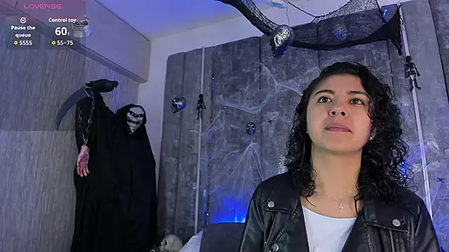 Amareto  online show from November 2025 11:45:01 AM