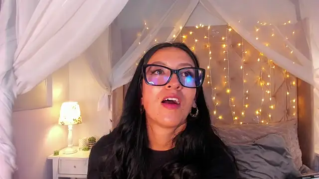 kira moon   online show from March 2025 08:31:02 PM