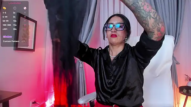 kira moon   online show from November 2025 09:14:01 PM