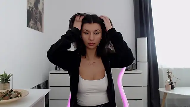 Simply the best online show from February 2025 01:55:02 PM