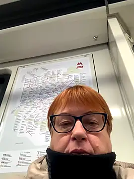 Klio5678 online show from November 2025 07:04:01 PM