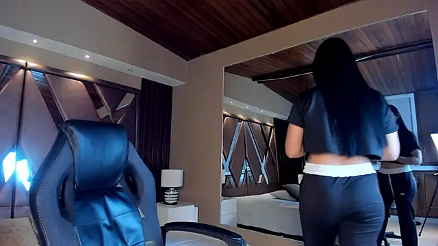 carina rossi online show from February 2025 11:32:02 AM