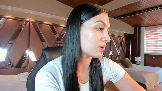 carina rossi online show from October 2025 12:45:02 PM