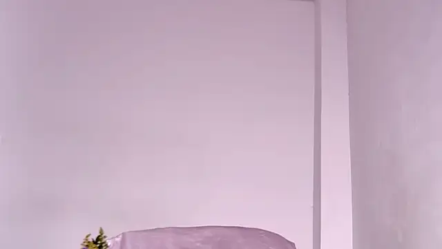 caarlywhitee online show from February 2026 01:12:01 AM