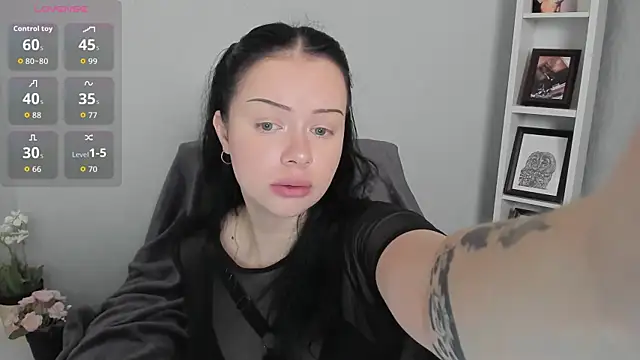 Snapshot of Lori__Hell chatting on June 2026 04:38:02 AM Lori Hell online show from June 2026 04:38:02 AM