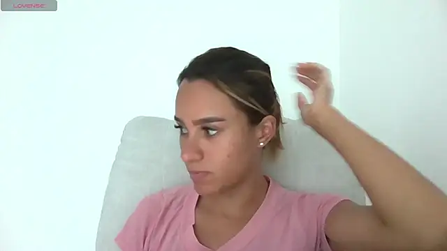 Snapshot of SamanthaWatson chatting on February 2026 11:01:01 PM SamanthaWatson online show from February 2026 11:01:01 PM