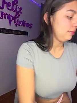 taylorkim12 online show from October 2025 01:07:02 AM